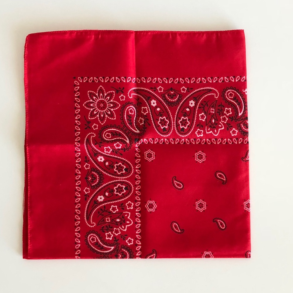 Fun Fashionable Red Bandanas NWT HOST PICK - Picture 8 of 8